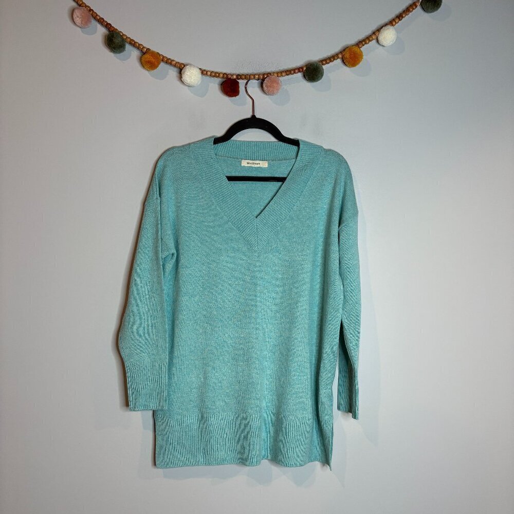 Woolovers Teal Merino and Cashmere blend V-Neck sweater